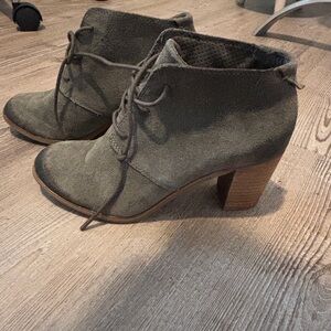 Toms Olive Ankle Boots for Women size 37.5
